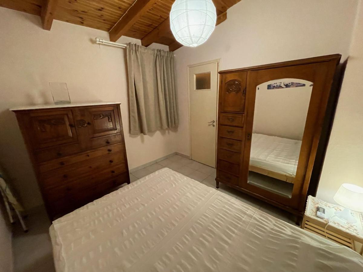 Maria'S Haus In Artemida Leilighet Eksteriør bilde
